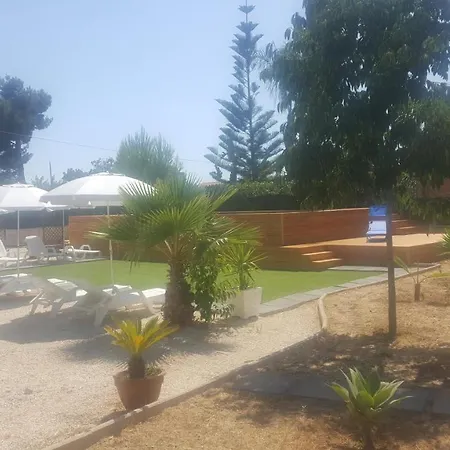 Cuba Alloggi Per Turismo * Fontane Bianche